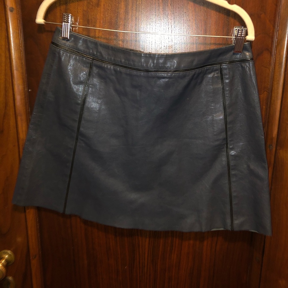 Vince mini skirt!